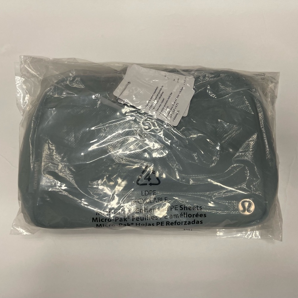 Lululemon Everywhere Belt Bag